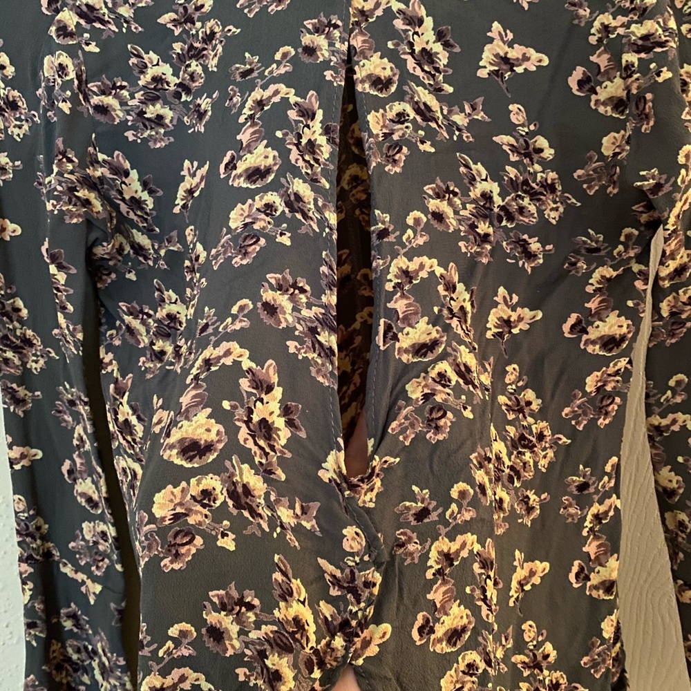 Floral Blouse - Picture 3 of 4
